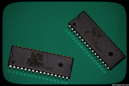 Intel P28F512 (64Kx8)