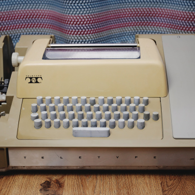 Периферия: Teletype Model 33 ASR